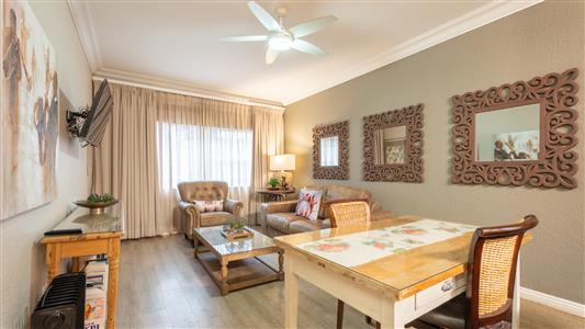 Apartment For Sale in Stellenbosch Central, Stellenbosch, Western Cape - M127444