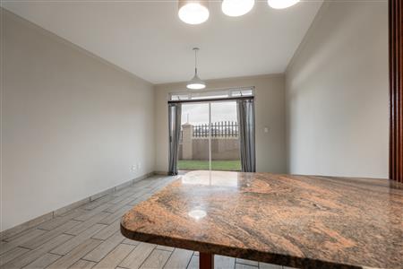 False - Apartment For Sale in Whispering Pines, Gordons Bay Central, Gordons Bay, Western Cape - M127442