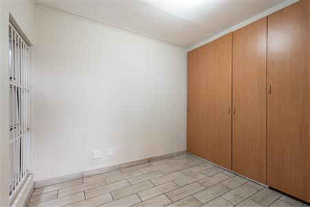 False - Apartment For Sale in Whispering Pines, Gordons Bay Central, Gordons Bay, Western Cape - M127442