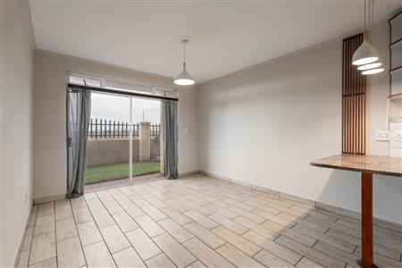 False - Apartment For Sale in Whispering Pines, Gordons Bay Central, Gordons Bay, Western Cape - M127442