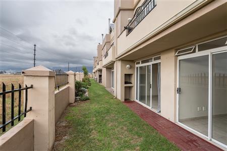 False - Apartment For Sale in Whispering Pines, Gordons Bay Central, Gordons Bay, Western Cape - M127442