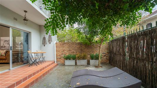 Apartment For Sale in Stellenbosch Central, Stellenbosch, Western Cape - M127445