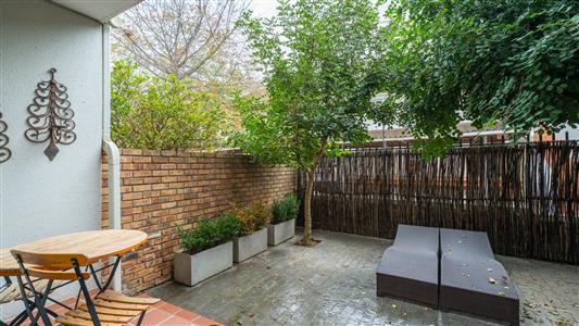 Apartment For Sale in Stellenbosch Central, Stellenbosch, Western Cape - M127445