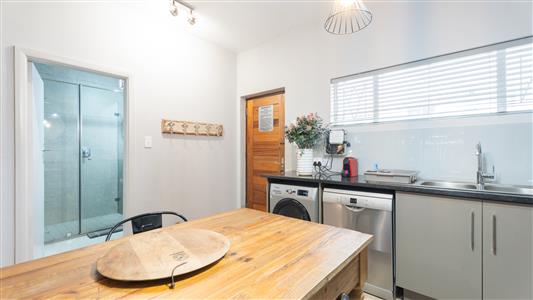 Apartment For Sale in Stellenbosch Central, Stellenbosch, Western Cape - M127445