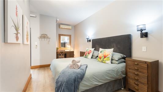 Apartment For Sale in Stellenbosch Central, Stellenbosch, Western Cape - M127445