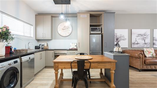 Apartment For Sale in Stellenbosch Central, Stellenbosch, Western Cape - M127445