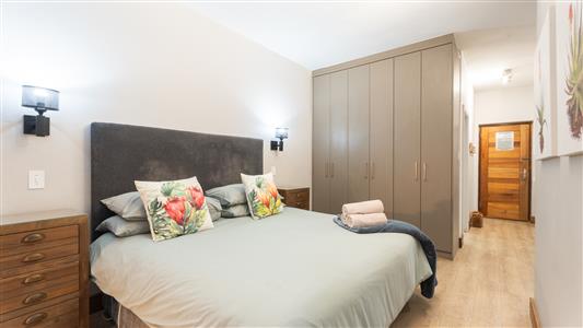 Apartment For Sale in Stellenbosch Central, Stellenbosch, Western Cape - M127445