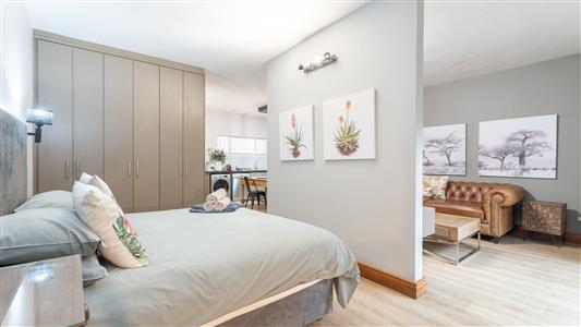 Apartment For Sale in Stellenbosch Central, Stellenbosch, Western Cape - M127445