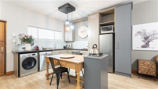 Apartment For Sale in Stellenbosch Central, Stellenbosch, Western Cape - M127445