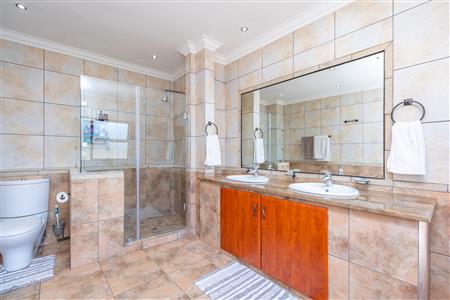 False - House For Sale in Fourways, Sandton, Gauteng - M127449