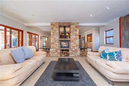 False - House For Sale in Fourways, Sandton, Gauteng - M127449