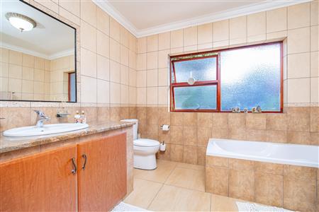 False - House For Sale in Fourways, Sandton, Gauteng - M127449