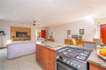 False - House For Sale in Fourways, Sandton, Gauteng - M127449