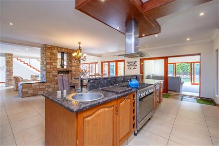 False - House For Sale in Fourways, Sandton, Gauteng - M127449