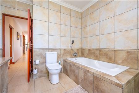 False - House For Sale in Fourways, Sandton, Gauteng - M127449
