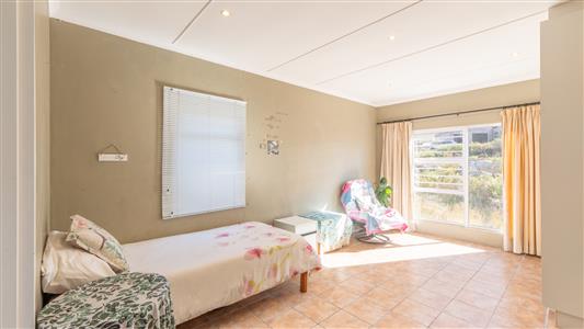House For Sale in Sunny Seas Estate, Bettys Bay, Western Cape - M127457