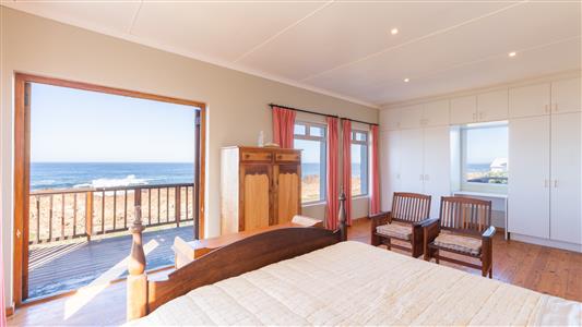House For Sale in Sunny Seas Estate, Bettys Bay, Western Cape - M127457