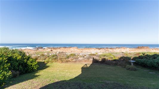 House For Sale in Sunny Seas Estate, Bettys Bay, Western Cape - M127457