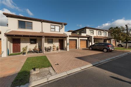 False - Townhouse Unavailable in Vredenberg, Bellville, Western Cape - M113213