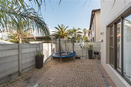 False - Townhouse Unavailable in Vredenberg, Bellville, Western Cape - M113213