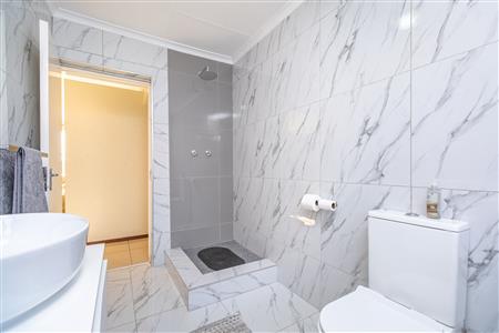 House For Sale in Fourways, Sandton, Gauteng - M127474