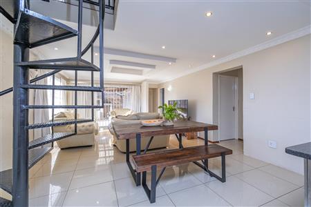 House For Sale in Fourways, Sandton, Gauteng - M127474