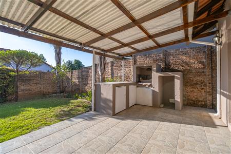 House For Sale in Fourways, Sandton, Gauteng - M127474