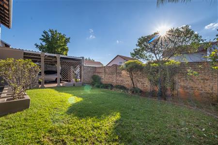 House For Sale in Fourways, Sandton, Gauteng - M127474