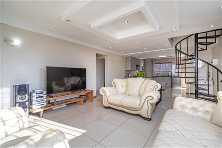 House For Sale in Fourways, Sandton, Gauteng - M127474