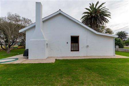House For Sale in Stilbaai Oos, Stilbaai, Western Cape - M122067