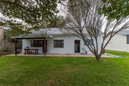 House For Sale in Stilbaai Oos, Stilbaai, Western Cape - M122067