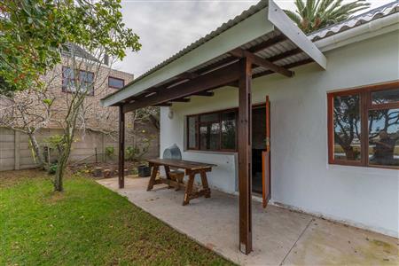 House For Sale in Stilbaai Oos, Stilbaai, Western Cape - M122067