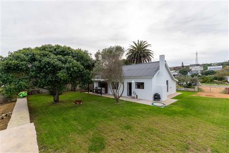 House For Sale in Stilbaai Oos, Stilbaai, Western Cape - M122067