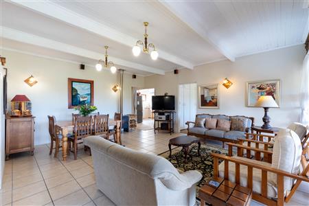 House For Sale in Stilbaai Oos, Stilbaai, Western Cape - M127467