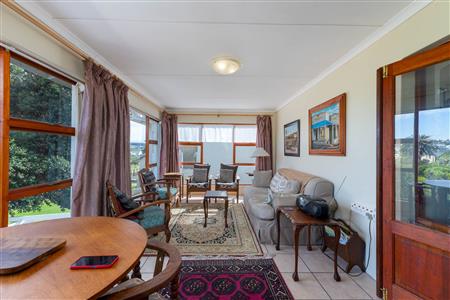 House For Sale in Stilbaai Oos, Stilbaai, Western Cape - M127467