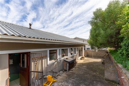 House For Sale in Stilbaai Oos, Stilbaai, Western Cape - M127467
