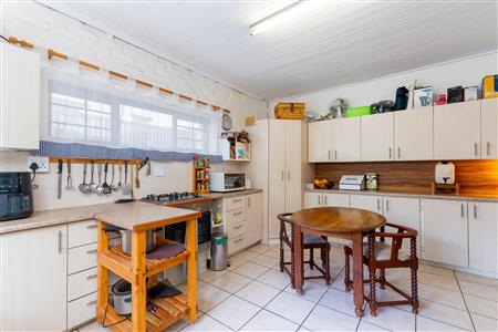 House For Sale in Stilbaai Oos, Stilbaai, Western Cape - M127467