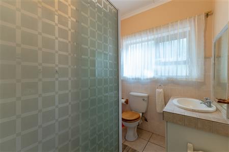 House For Sale in Stilbaai Oos, Stilbaai, Western Cape - M127467