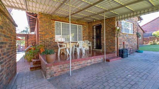 House For Sale in Randpark Ridge, Randburg, Gauteng - M127462