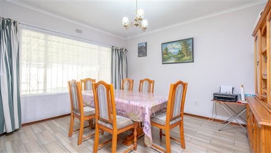 House For Sale in Randpark Ridge, Randburg, Gauteng - M127462