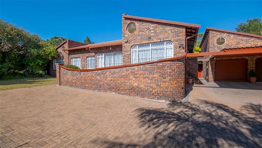 House For Sale in Randpark Ridge, Randburg, Gauteng - M127462