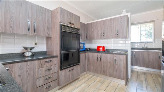 House For Sale in Randpark Ridge, Randburg, Gauteng - M127462