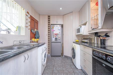 False - Townhouse For Sale in Randpark Ridge, Randburg, Gauteng - M127463