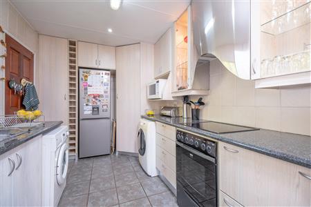 False - Townhouse For Sale in Randpark Ridge, Randburg, Gauteng - M127463