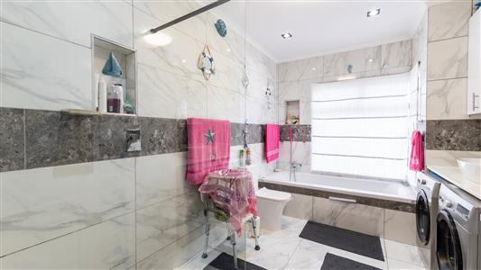 House For Sale in Le Grand Estate, George, Western Cape - M127487
