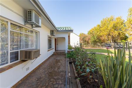 House For Sale in Robertson, Western Cape - M127493