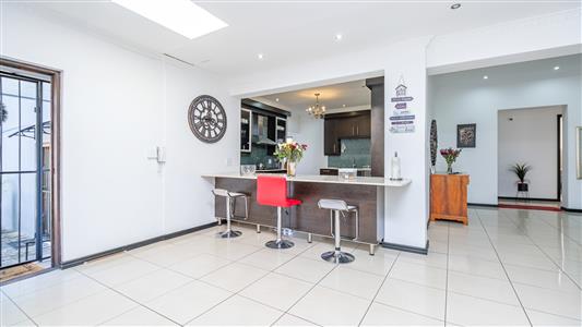 House To Rent in Fontainebleau, Randburg, Gauteng - M127484