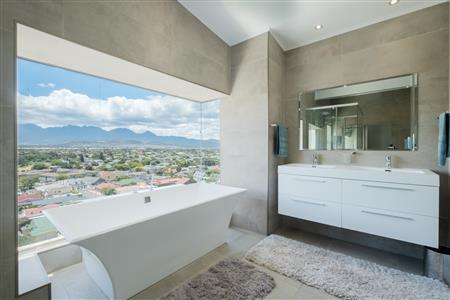 Apartment For Sale in Strand North, Strand, Western Cape - M127501