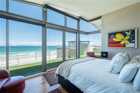 Apartment For Sale in Strand North, Strand, Western Cape - M127501