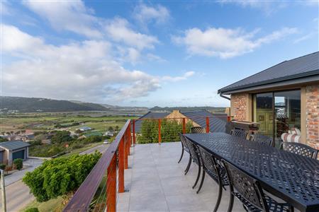 House For Sale in Rensburg Estate, Bergsig, Groot Brakrivier, Western Cape - M127514